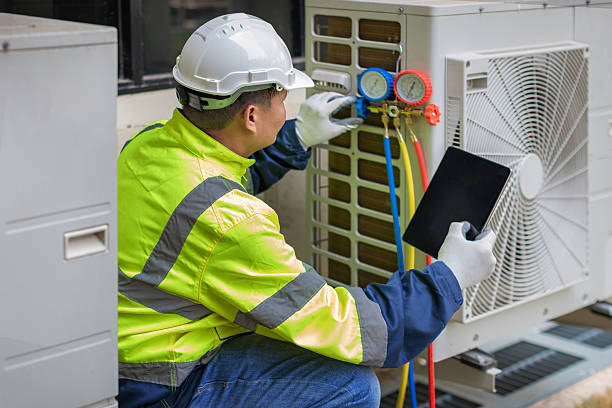 Professional Hvac technician working in Sycamore, IL